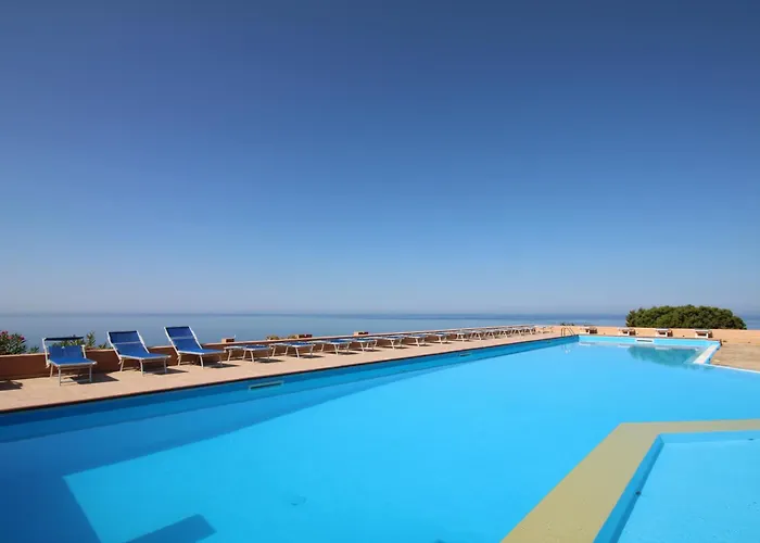 Villino Angy Con Piscina Con Acqua Di Mare Costa Paradiso