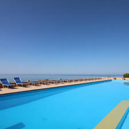 Villino Angy Con Piscina Con Acqua Di Mare Costa Paradiso